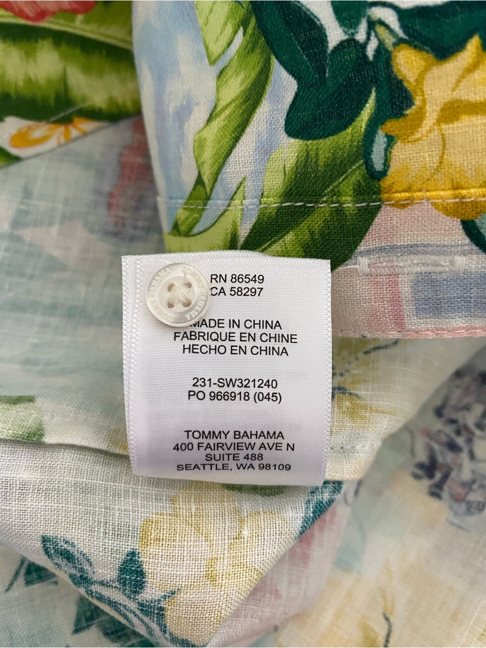 Women’s Disney x Tommy Bahama collaboration linen camp shirt w/ Mickey & Minnie - Picture 12 of 12